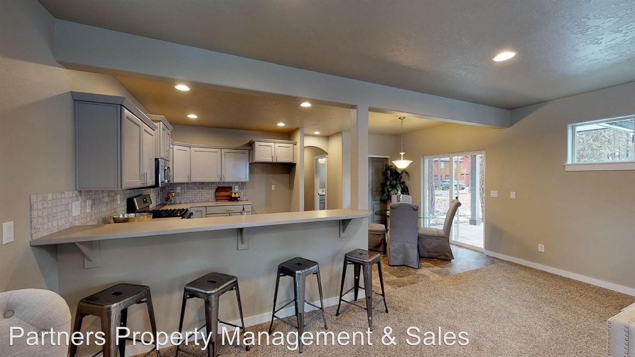 356 W Jefferson Ave - Photo 3 of 19