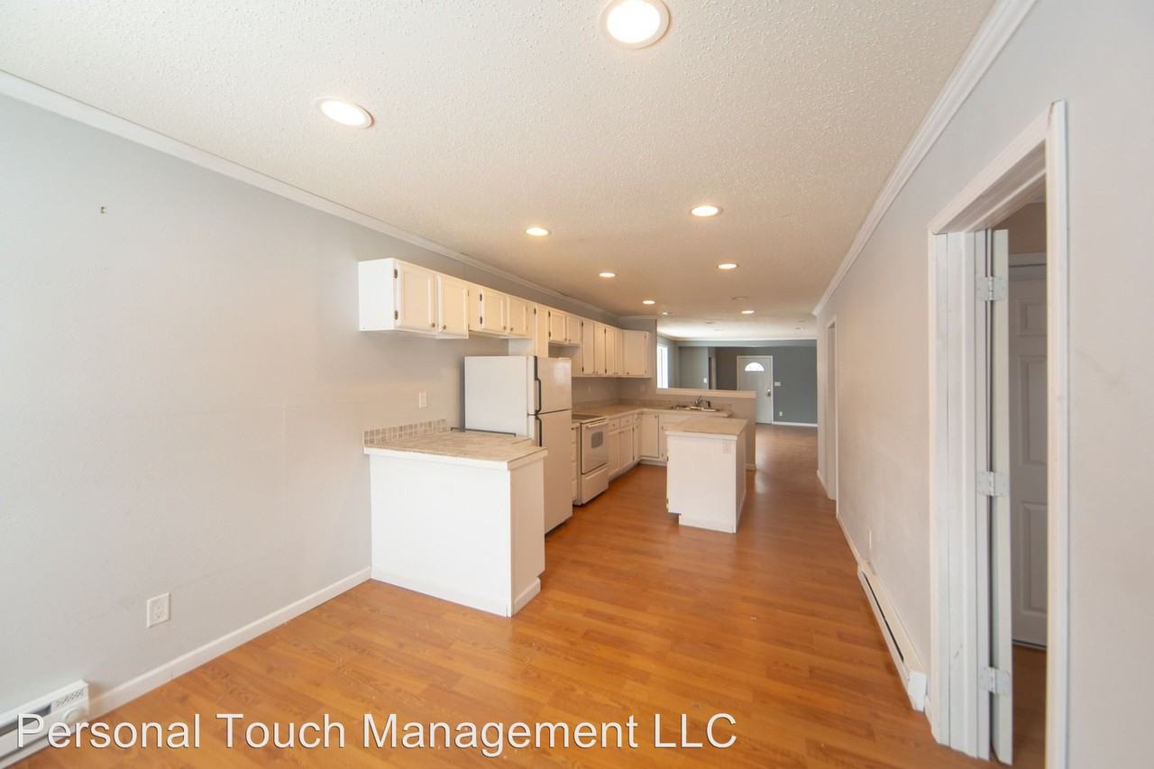 228 4th Ave Se - Photo 2 of 6