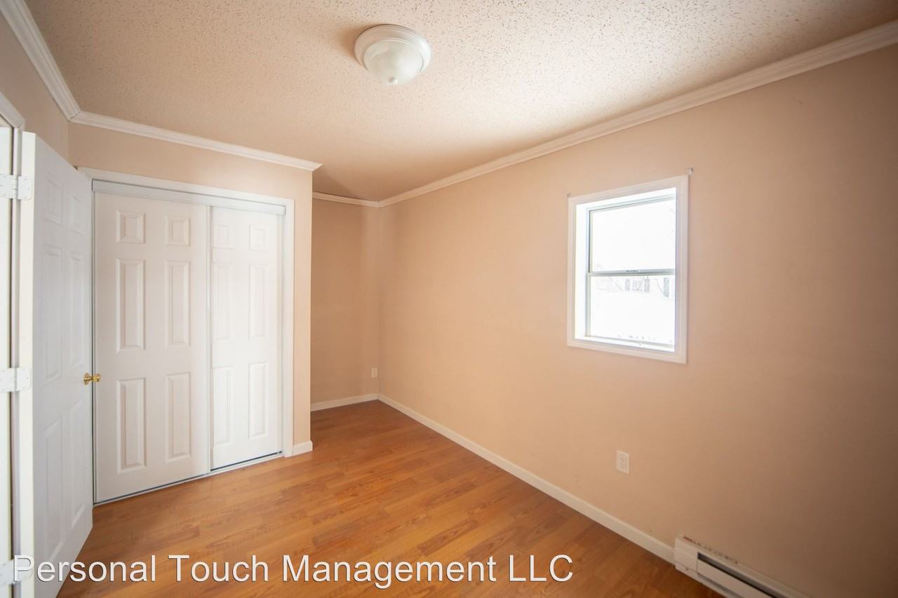 228 4th Ave Se - Photo 3 of 6