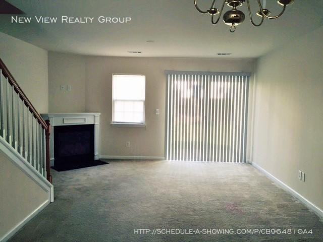 3437 Broadwick St - Photo 2 of 6