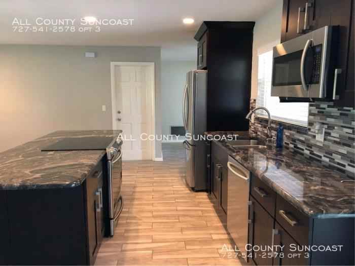 4342 14th Way Ne - Photo 3 of 50