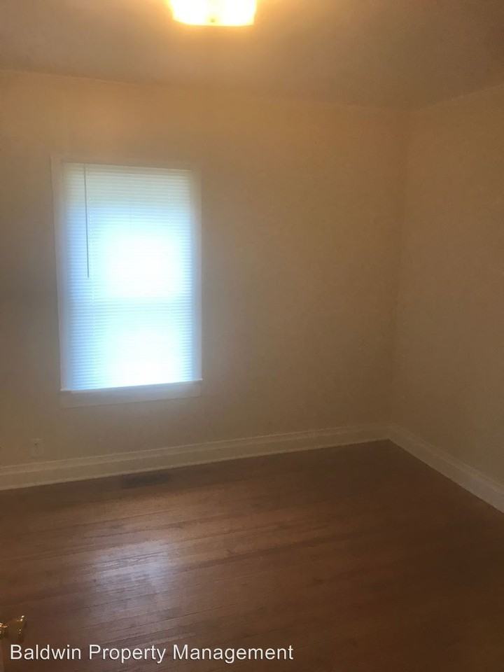 348 Dixie Broadway - Photo 3 of 11