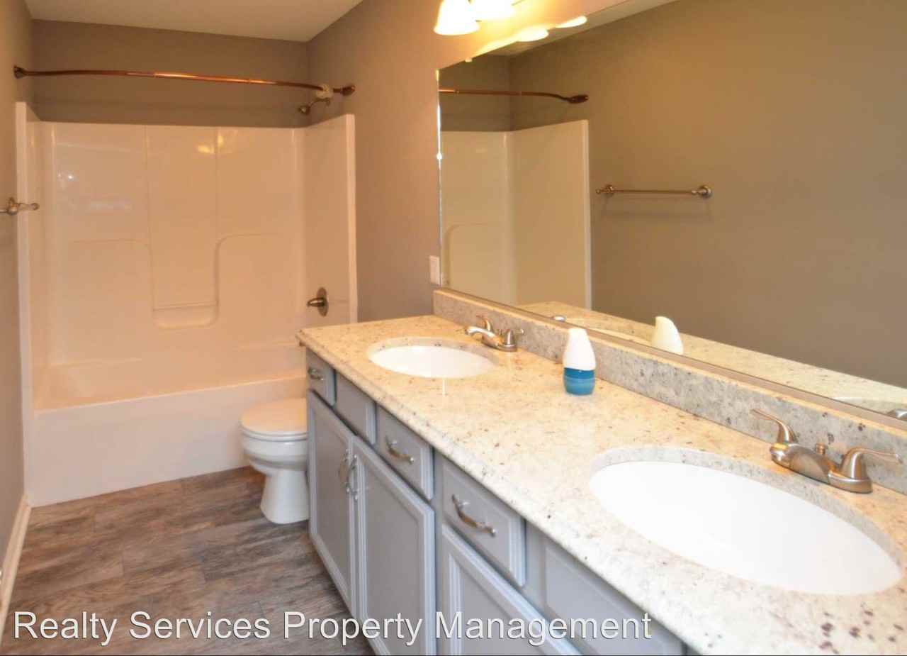 312 Wessex Road - Photo 3 of 22