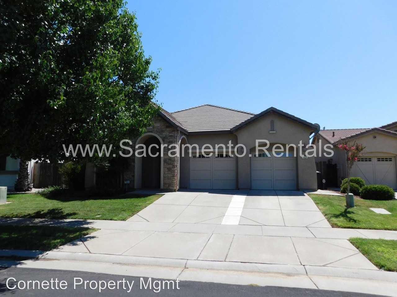 7424 Nassa Circle - Photo 2 of 35