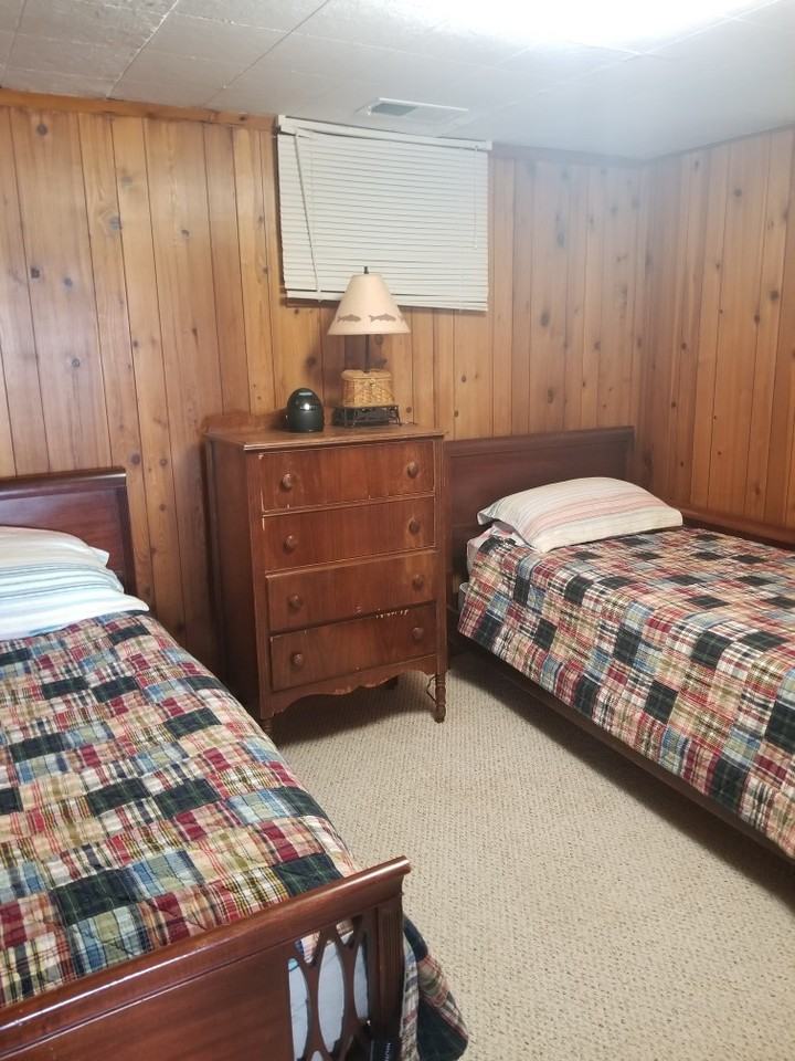 21763 Isleview Rd - Photo 3 of 15