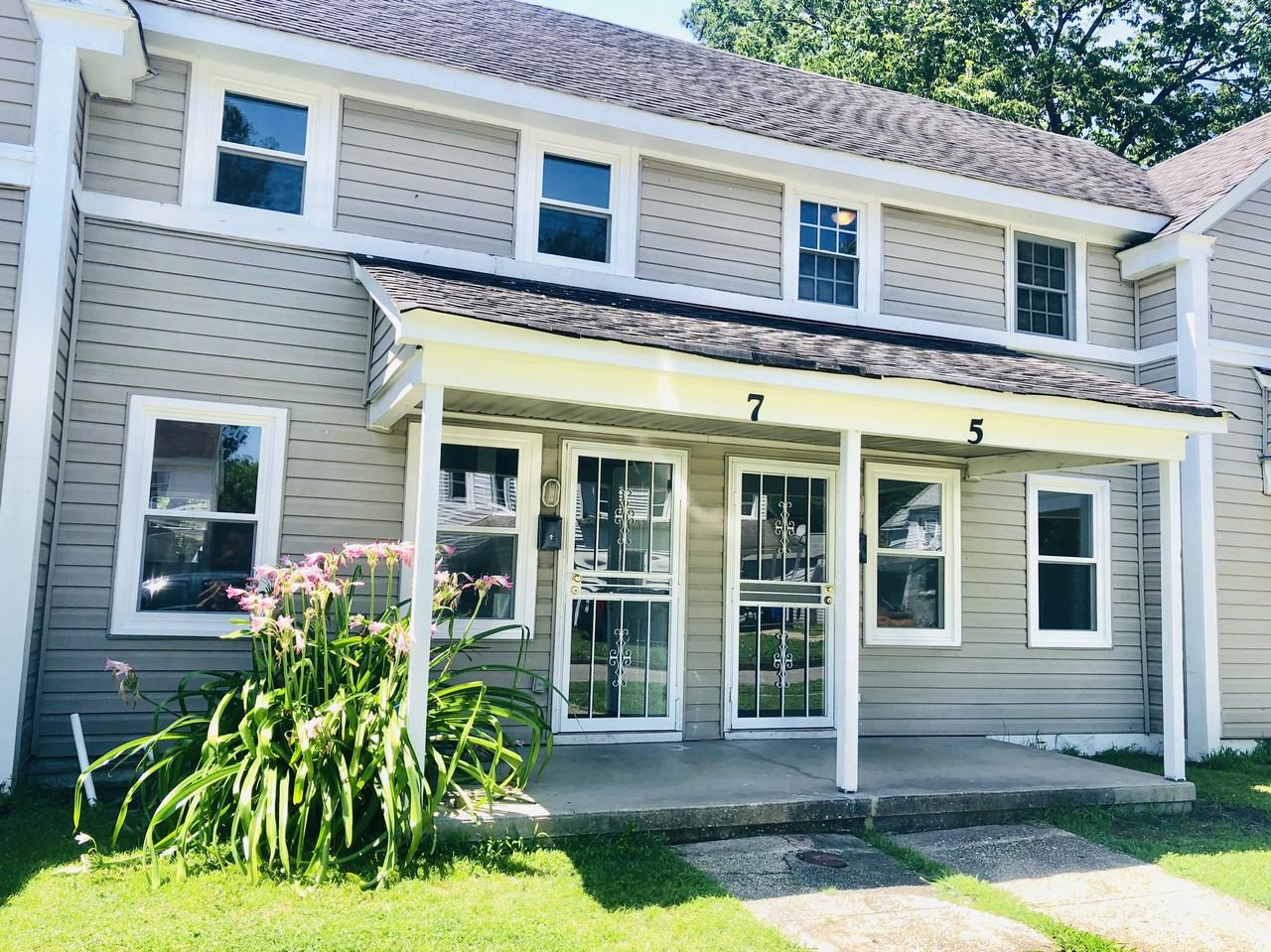 7 Decatur St - Photo 2 of 21