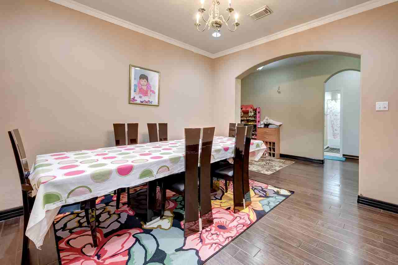 7202 Lyndhurst Village Ln - Photo 3 of 29