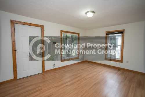 18412 Parkmount Ave - Photo 2 of 10