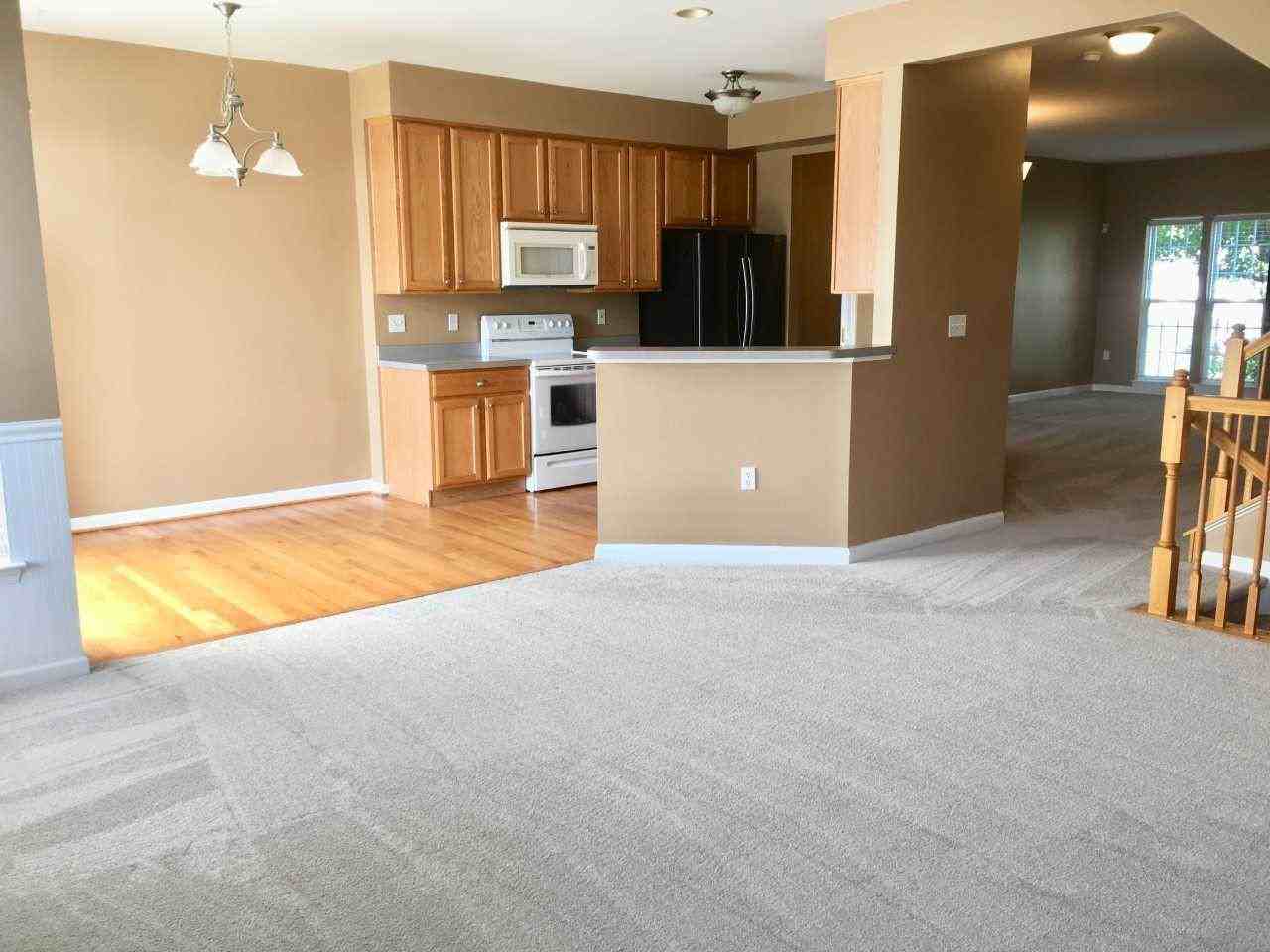 304 Yates Terrace - Photo 3 of 13