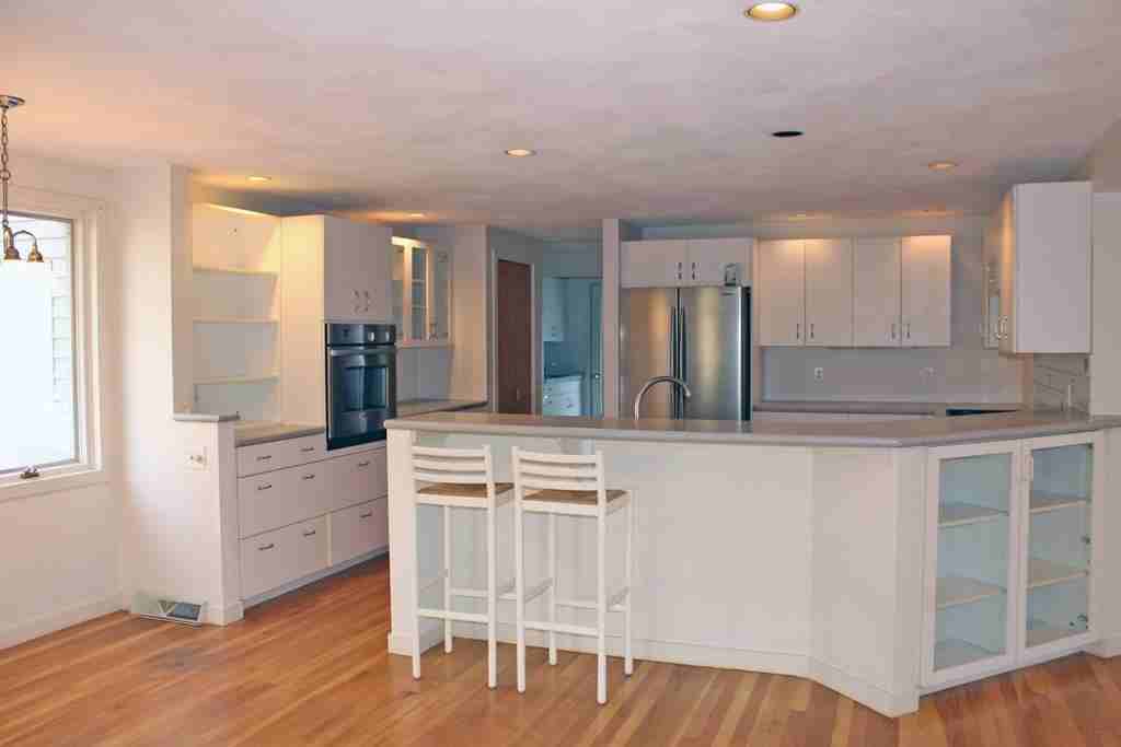 2160 Main St - Photo 2 of 13