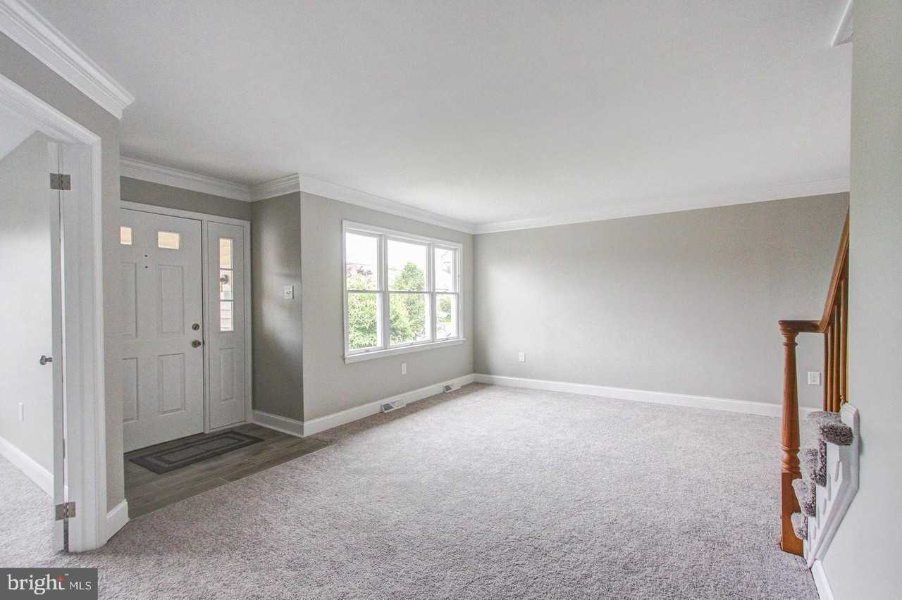 8829 Duveen Drive - Photo 3 of 28