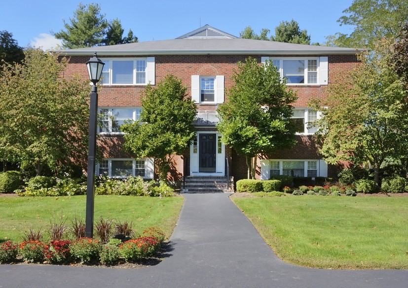 8 Captain Parker Arms - Photo 3 of 8