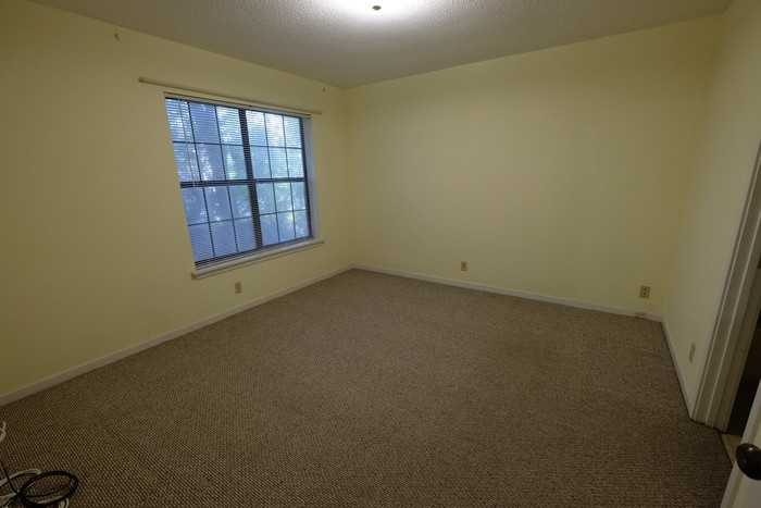 251 Island Drive - Photo 3 of 8