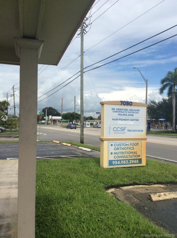 7050 Taft Street - Photo 3 of 9