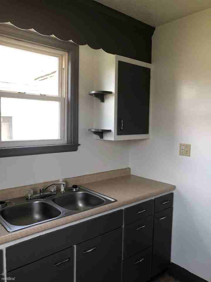 219 Owings St - Photo 2 of 7