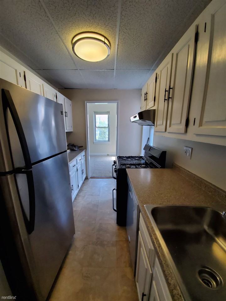 Strawberry Hill Ave - Photo 3 of 7