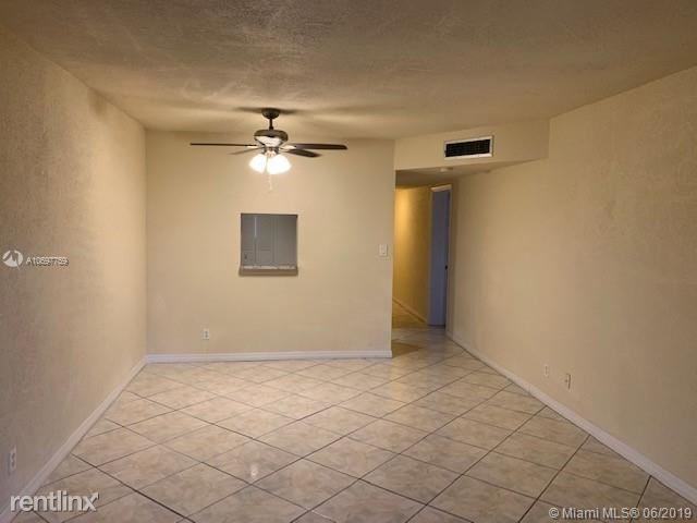 Versailles Gardens Condo - Photo 2 of 8