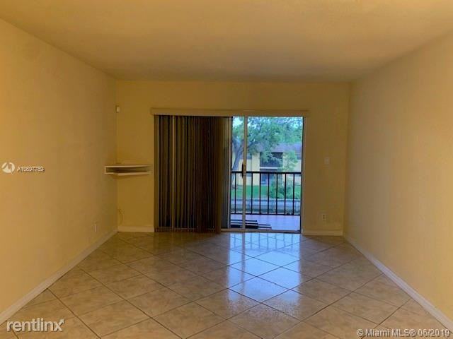 Versailles Gardens Condo - Photo 3 of 8