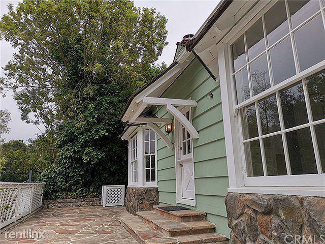 12060 Laurel Terrace Drive - Photo 3 of 24