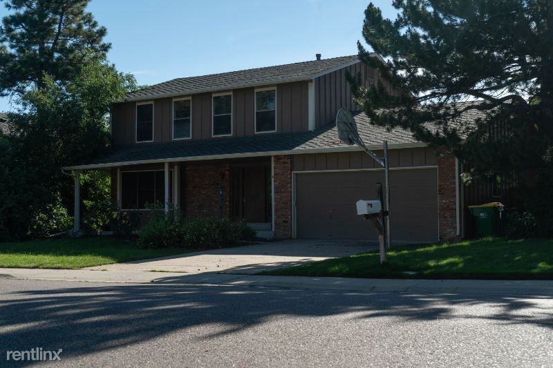 7916 S Monaco Ct - Photo 3 of 17