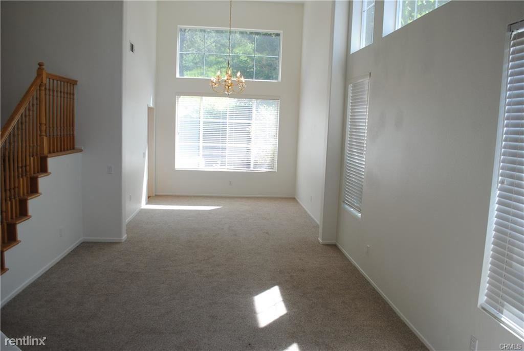 33 Hawk Hl - Photo 3 of 11