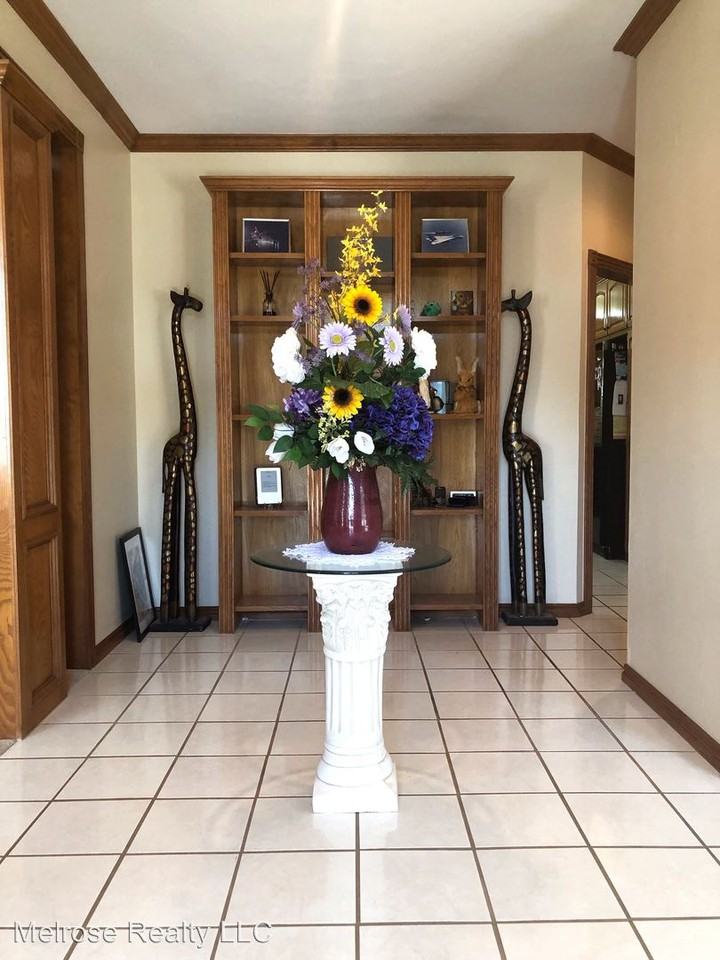 11705 Sundance Mountain Road - Photo 2 of 34