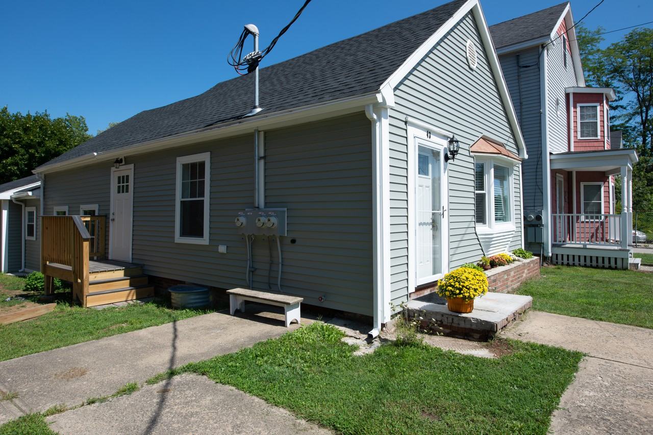 43 Main St, North Berwick, ME 03906 2 Bedroom Apartment for 1,500