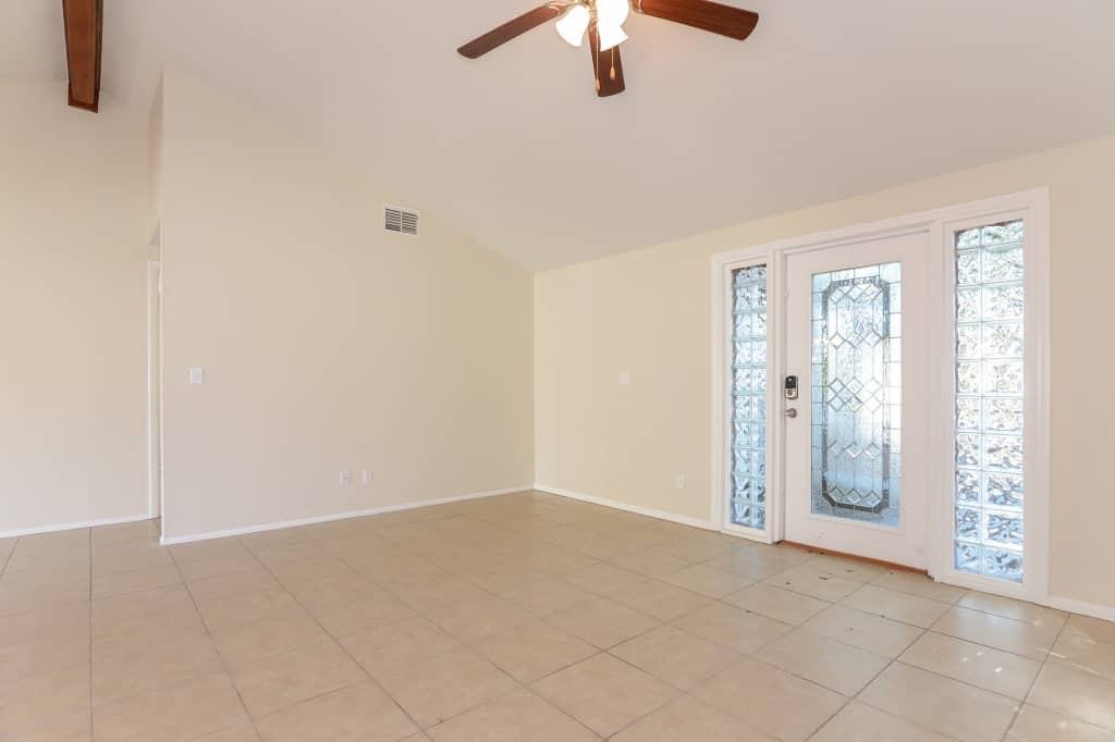 6714 Preston Ct - Photo 3 of 22