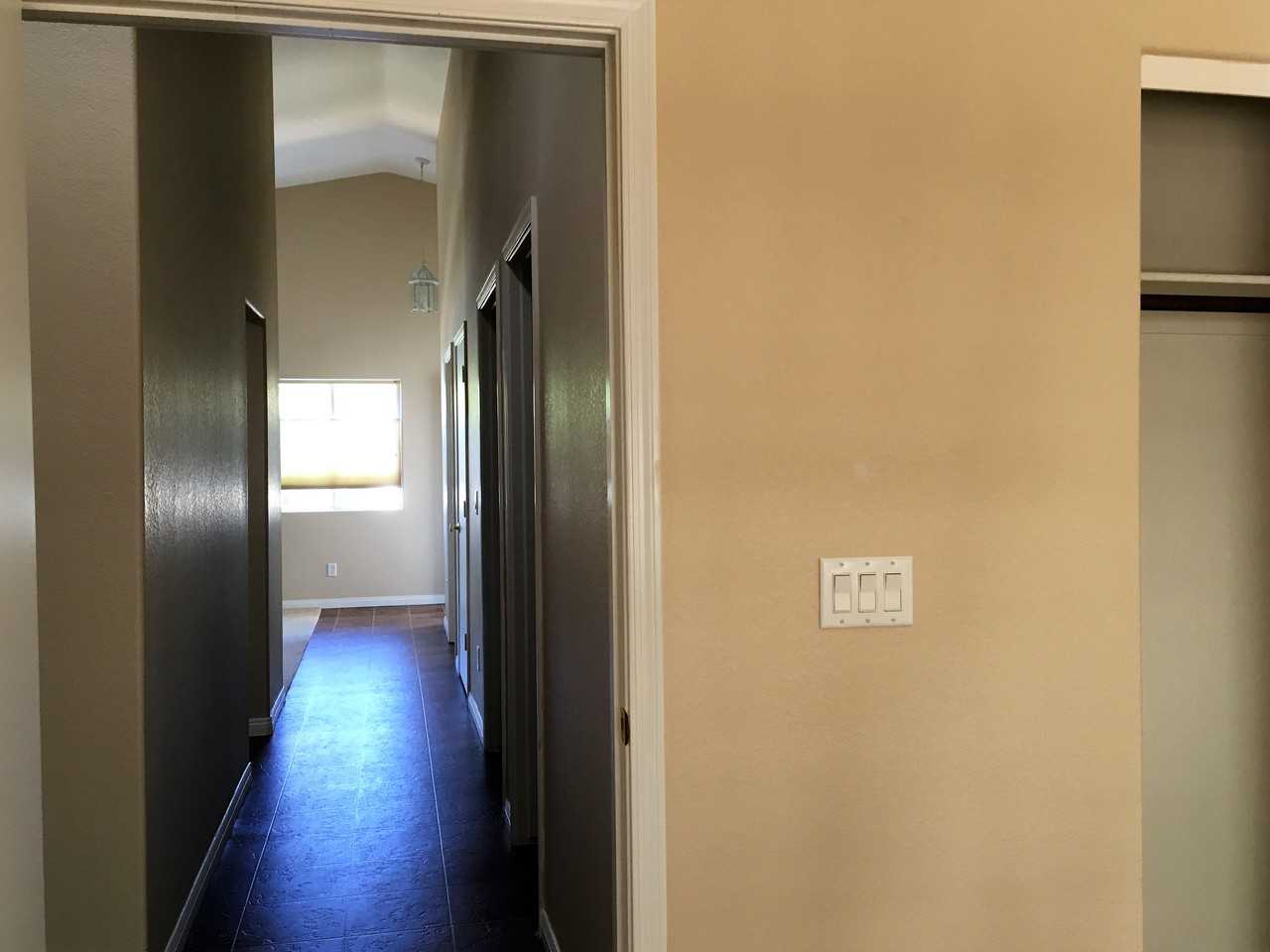 1860 North Mulberry - Photo 2 of 10