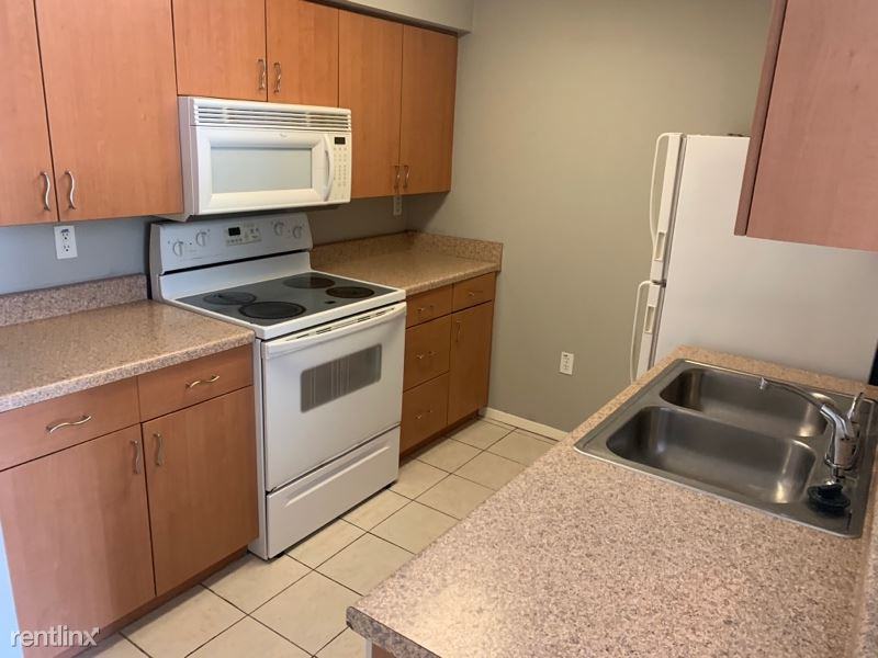 1500 Lakeshore 113 - Photo 3 of 7