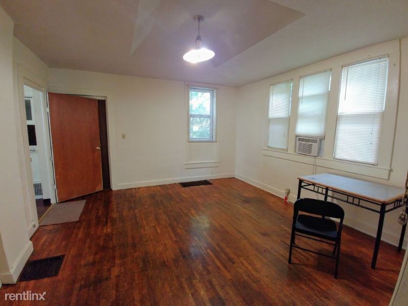 113 Broad St B Warrensburg Mo 64093 1 Bedroom Apartment For