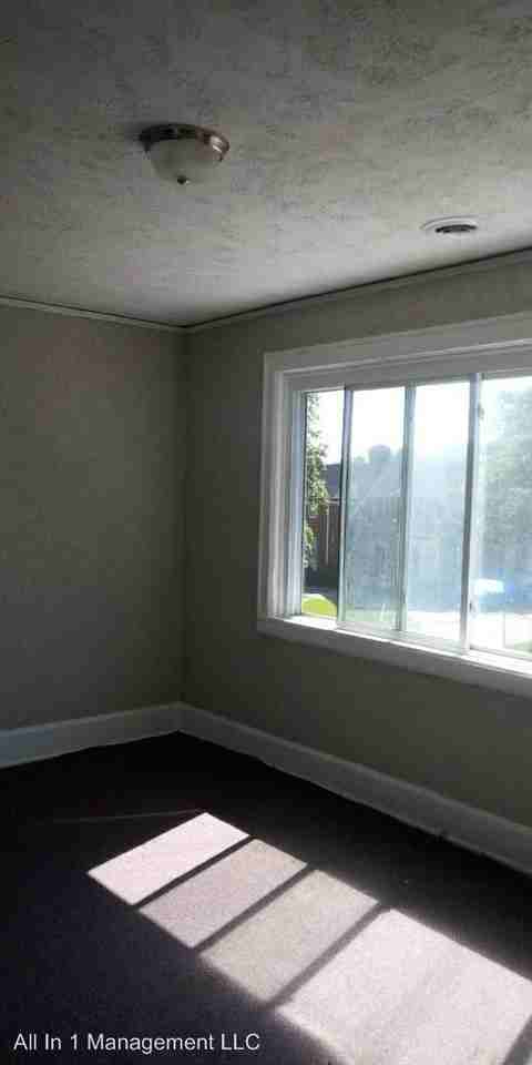 16530 Princeton - Photo 3 of 8