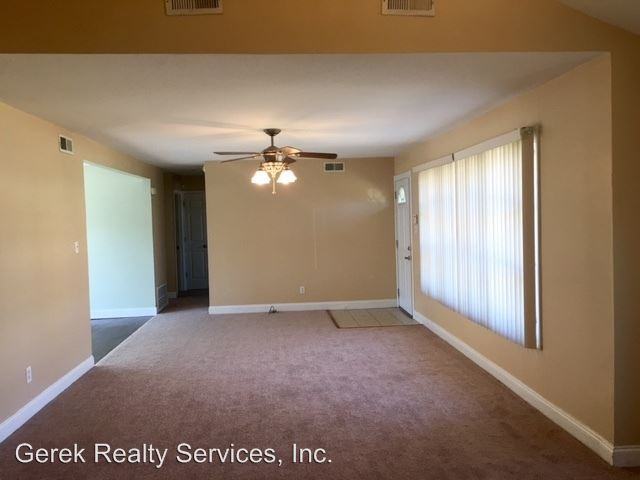 2312 Wharton Ct - Photo 3 of 20