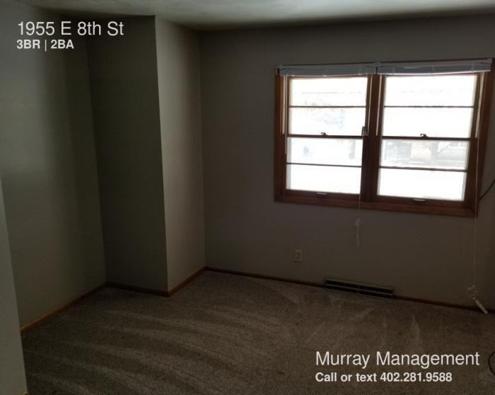 1955 E 8th St - Photo 3 of 10