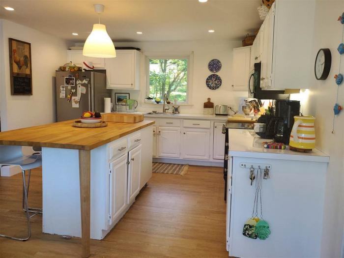 92 Varney Road - Photo 3 of 28