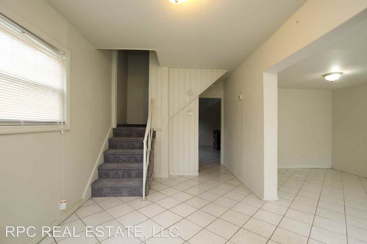 1151 Macarthur Drive - Photo 2 of 19