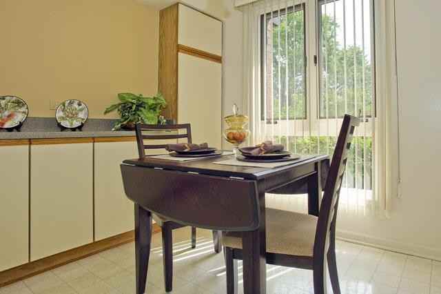 Valley Lo Towers - Photo 2 of 24