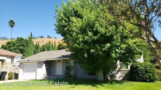 726 W 36th St - Photo 3 of 13