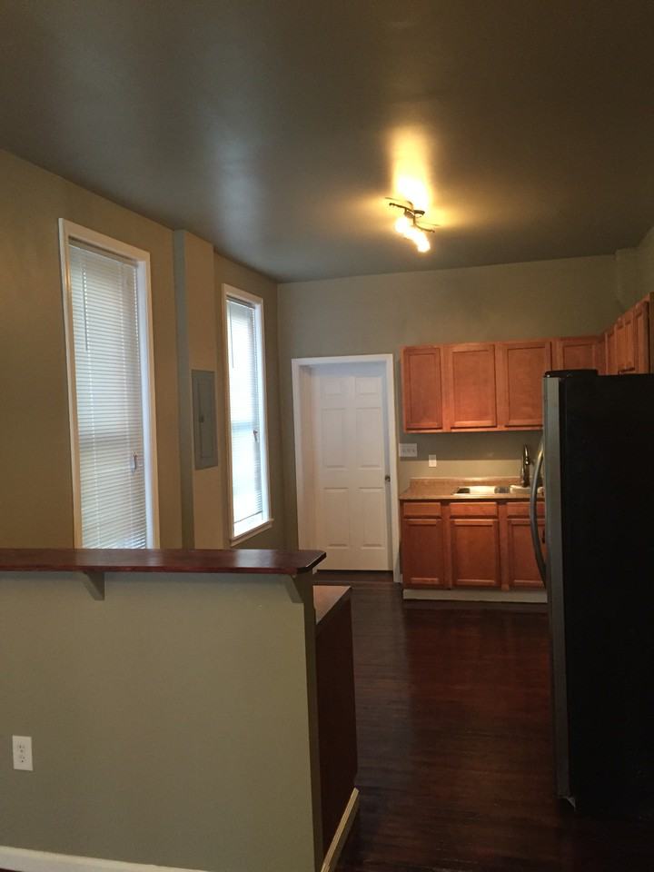 435 Harris St - Photo 2 of 24