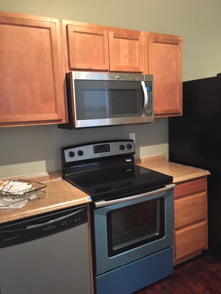 435 Harris St - Photo 3 of 24