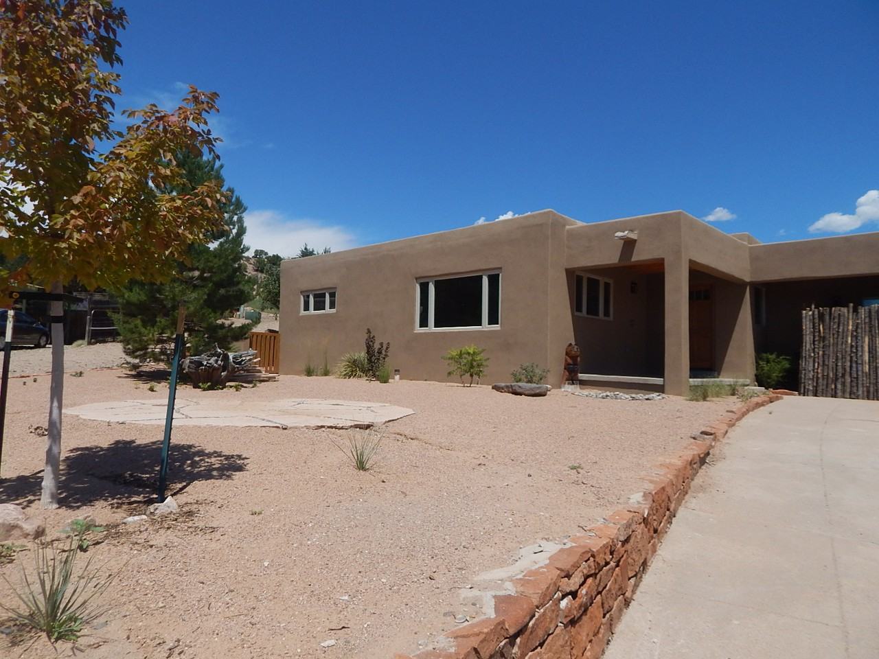 227 Spruce St - Photo 3 of 24