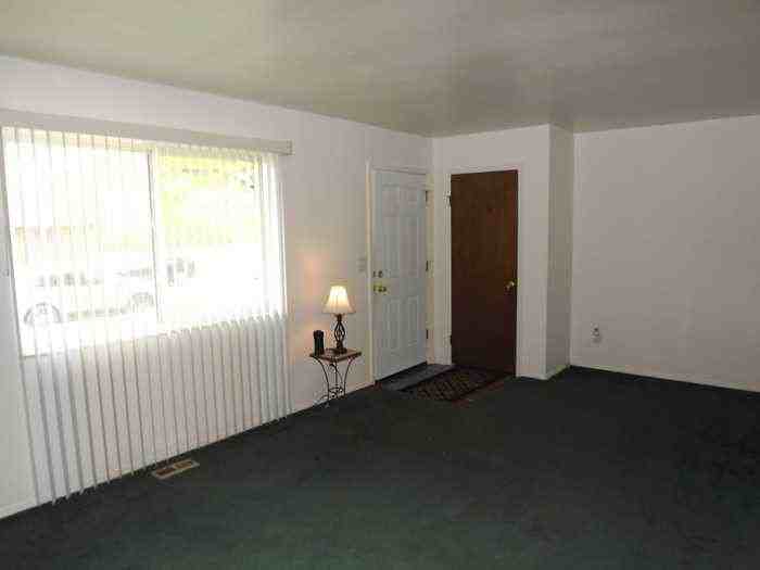 4731 Stratsburg Drive - Photo 2 of 10