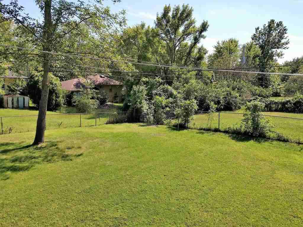 11605 Palmer Ave - Photo 2 of 10