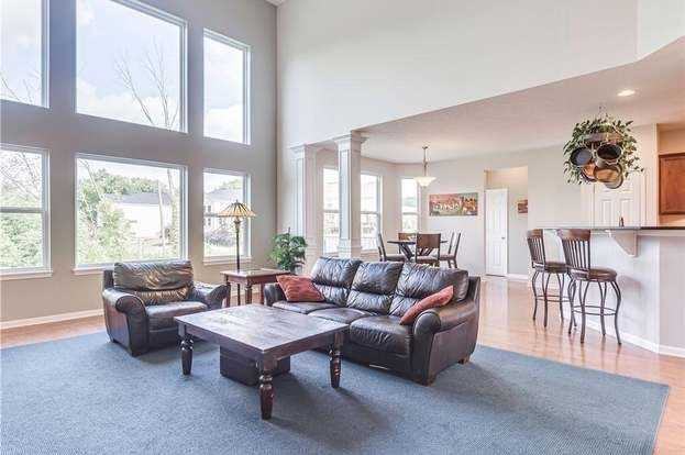 8402 Viola Way - Photo 3 of 22