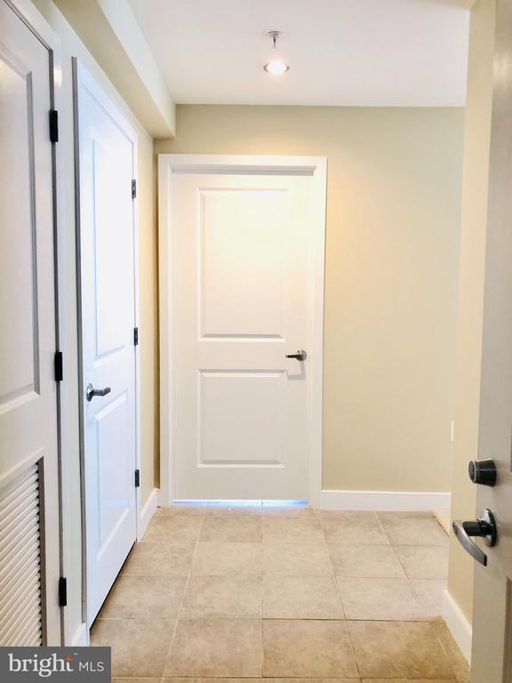 820 N Pollard St 604 - Photo 2 of 24