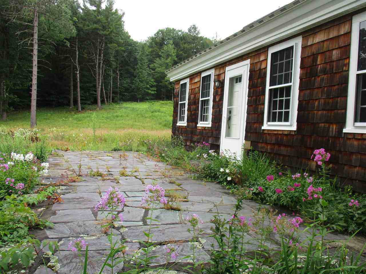 48 Perkins Lane - Photo 2 of 18