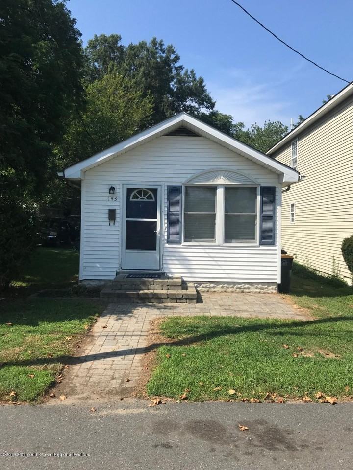 143 8th Street - Photo 2 of 10