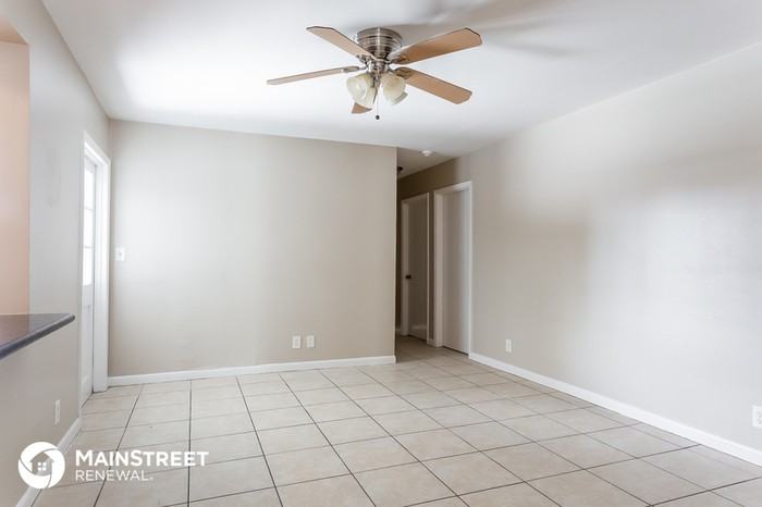 1461 Wyndcliff Drive - Photo 2 of 15