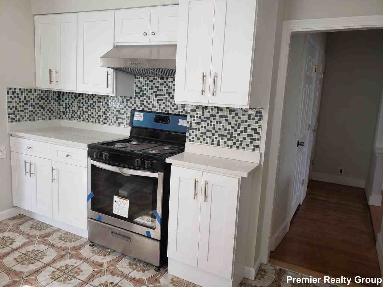 41 Prescott St 1 - Photo 2 of 11