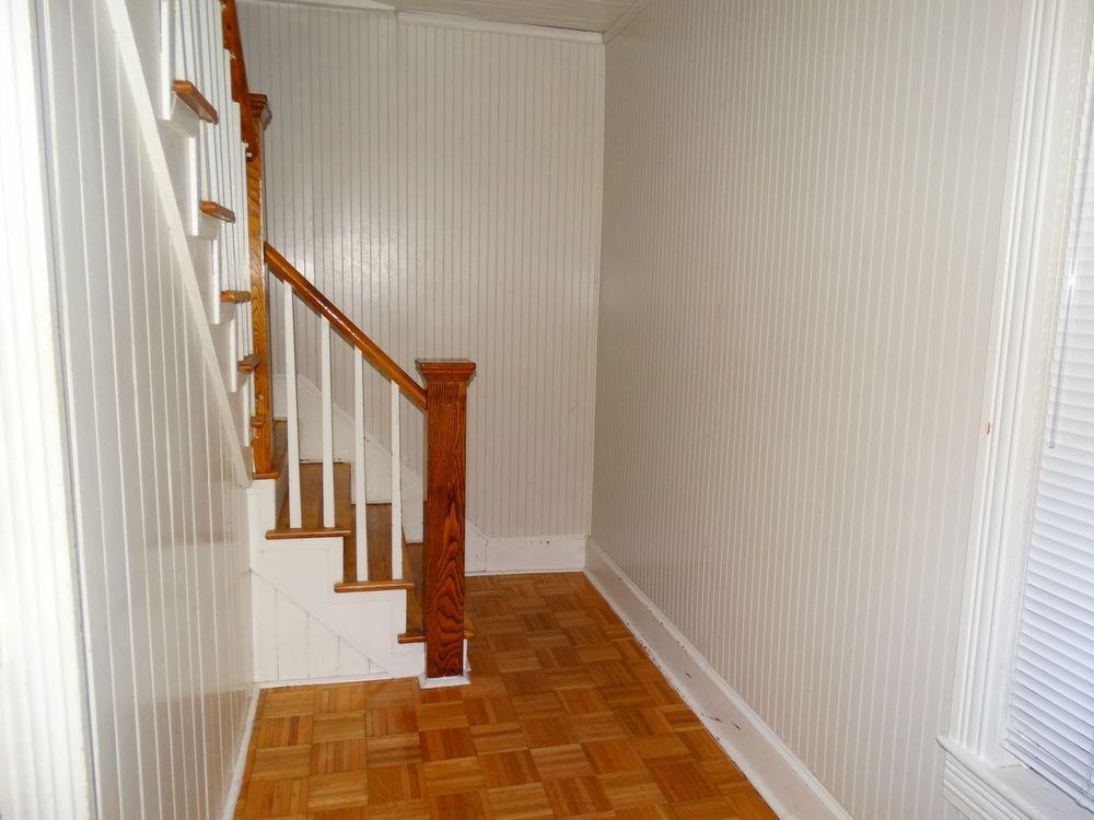 112 Lincoln Way W - Photo 3 of 17